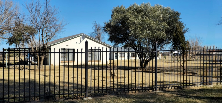 2 Bedroom Property for Sale in The Bend Free State